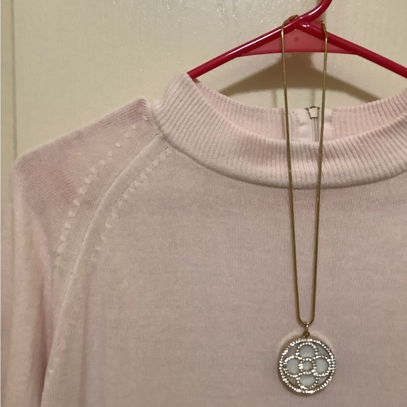 Pink soft sweater long sleeves zipper back size L nice for the colder weather 💕 - Picture 7 of 12